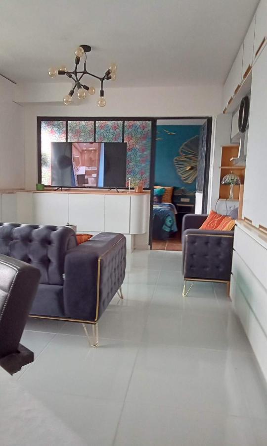 Liege Centre Mediacite Appartement Possible Parking Terrasse Immense 8Eme Pour 2 Personnes المظهر الخارجي الصورة