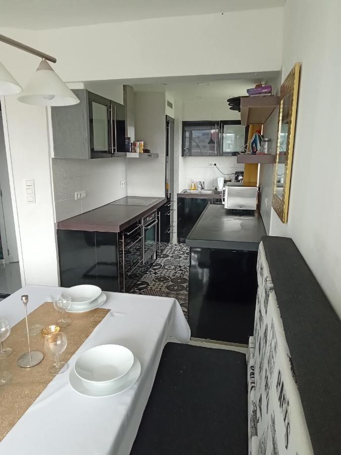 Liege Centre Mediacite Appartement Possible Parking Terrasse Immense 8Eme Pour 2 Personnes المظهر الخارجي الصورة