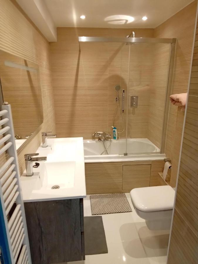 Liege Centre Mediacite Appartement Possible Parking Terrasse Immense 8Eme Pour 2 Personnes المظهر الخارجي الصورة